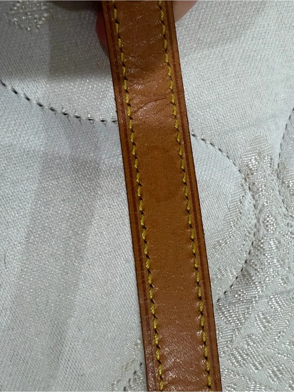 Louis Vuitton Leather Crossbody Strap in Tan with Gold Hardware - Picture 4 of 9